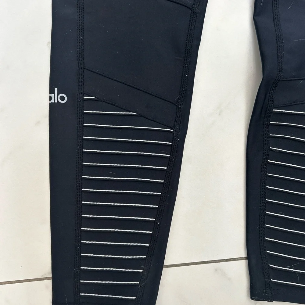ALO rare moto style Black Leggings with white stripes 7/8 length